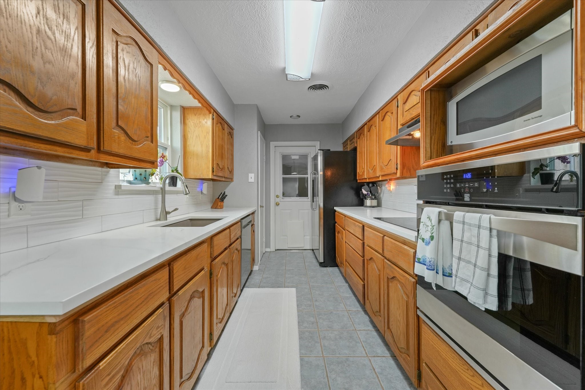 1233 Bardfield Avenue Garland TX 75041