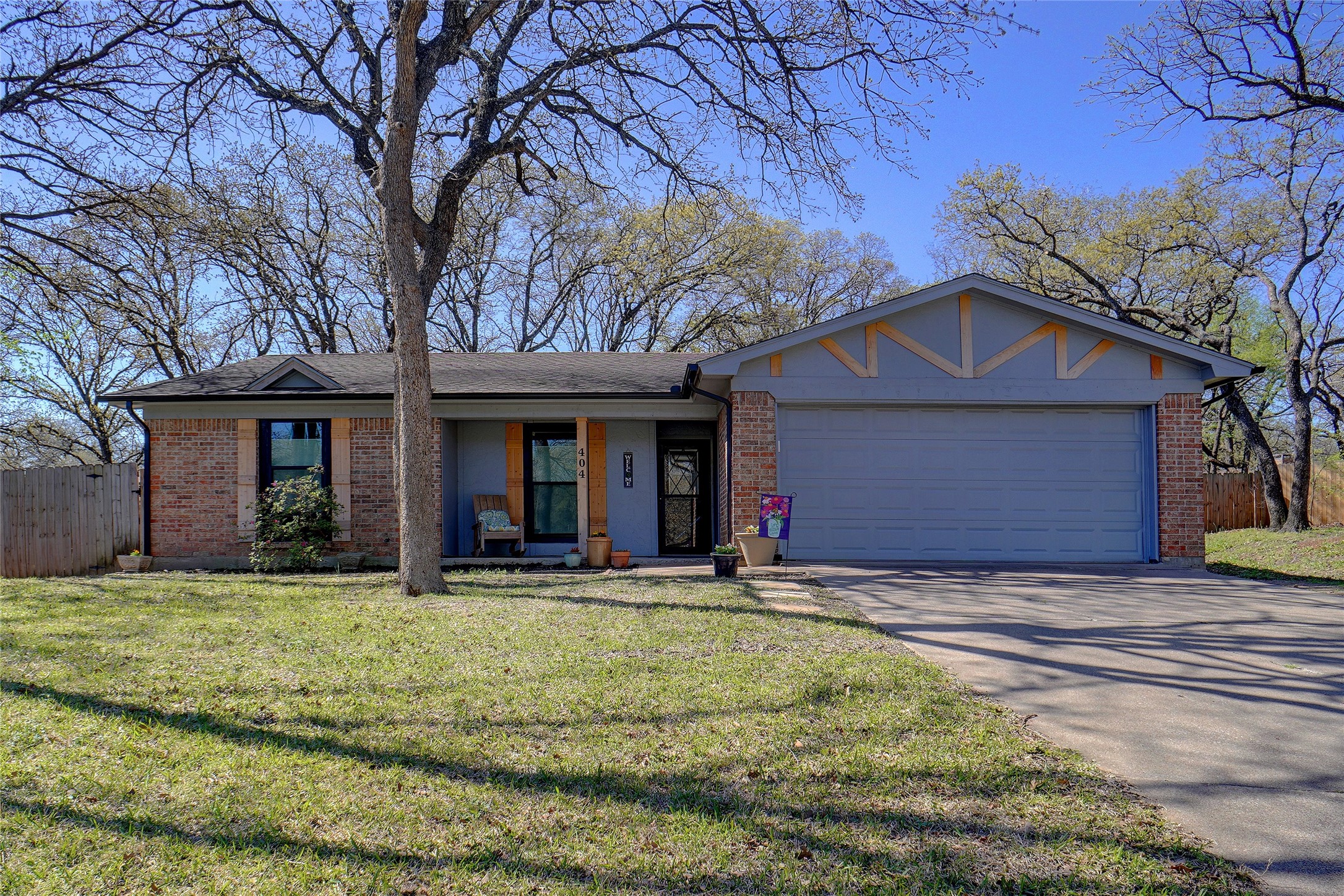 404 Woodlake Circle Azle TX 76020