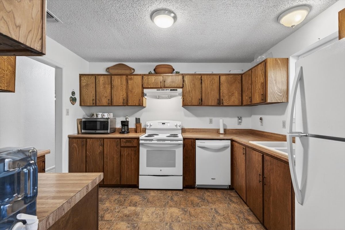 1706 Hitching Post Road Granbury TX 76049