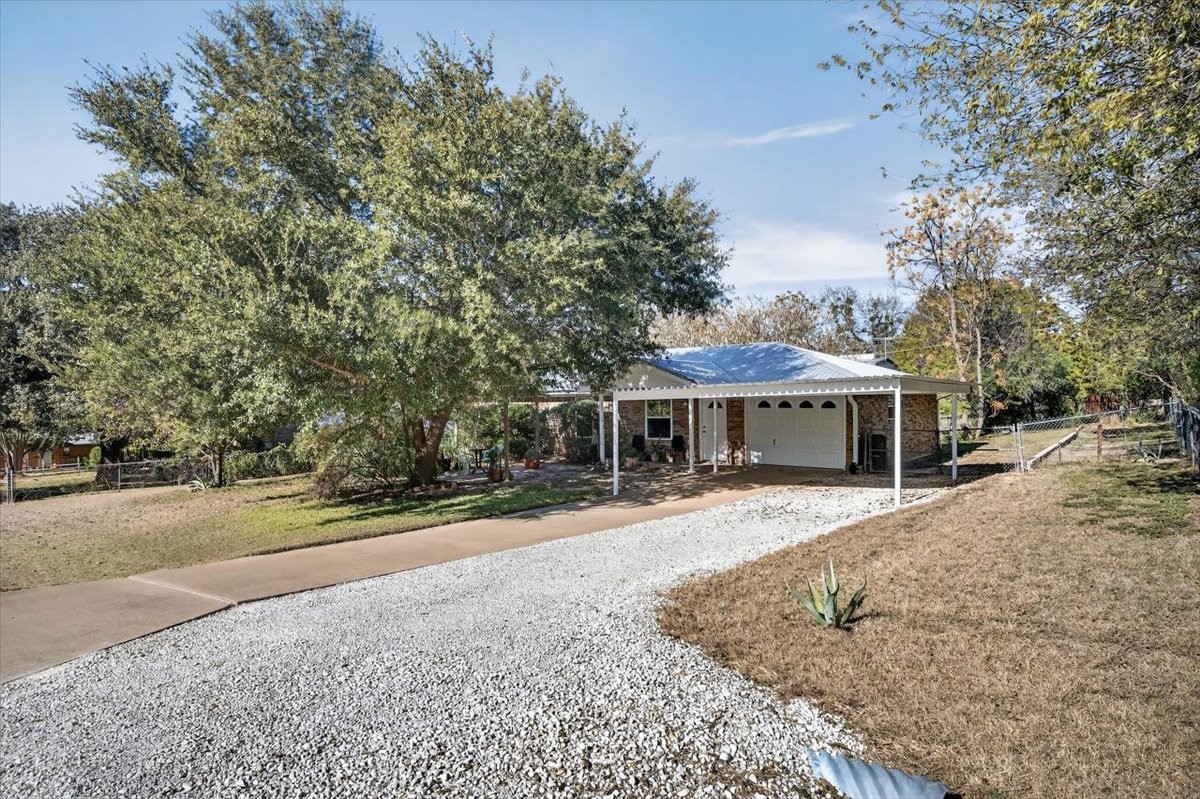 1706 Hitching Post Road Granbury TX 76049