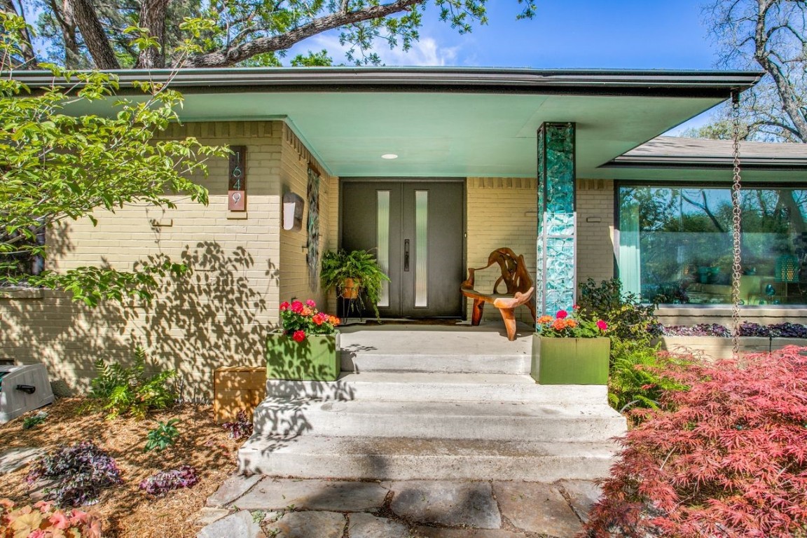 1649 Sylvan Avenue Dallas TX 75208