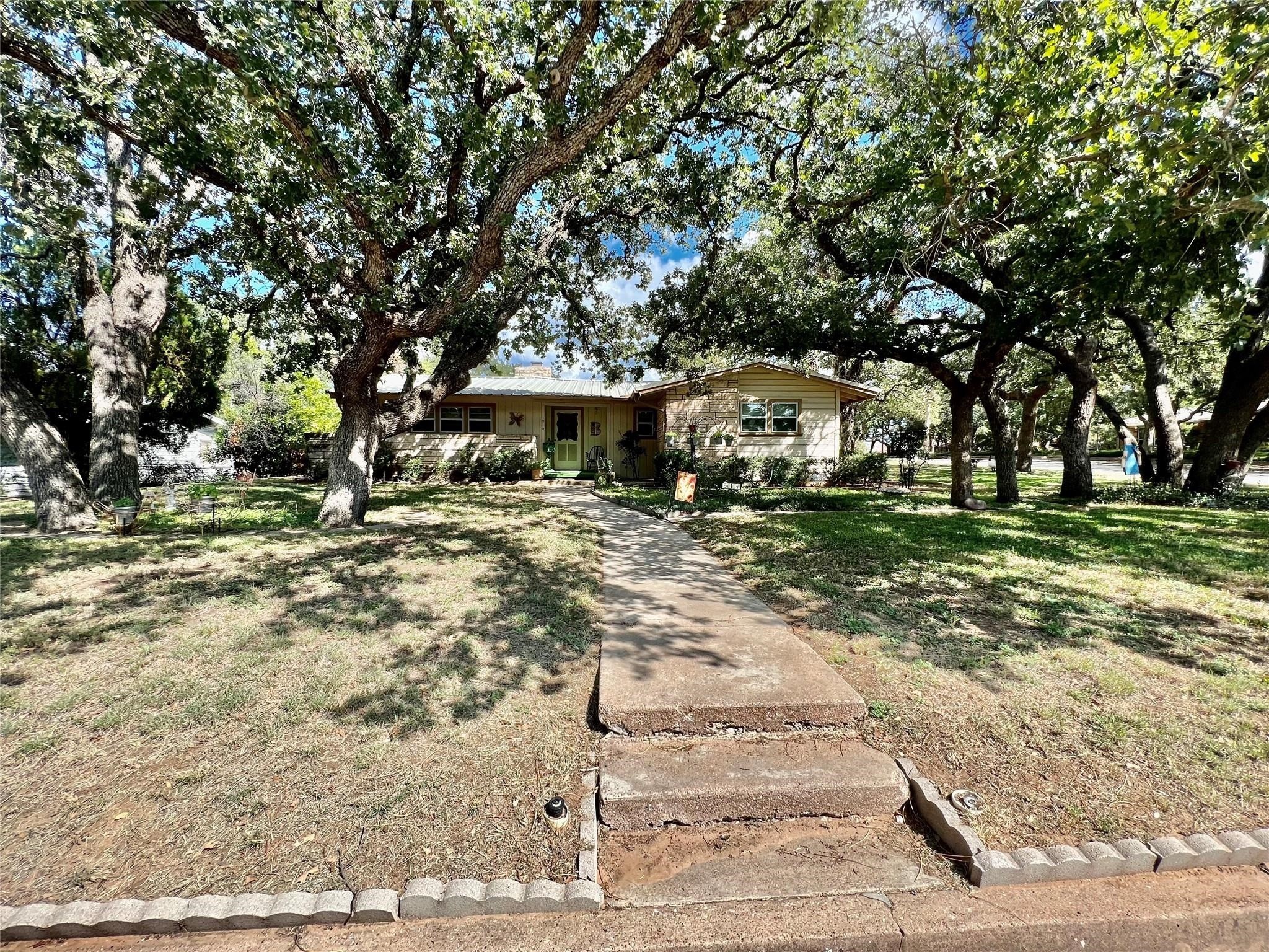 514 S Hillcrest Avenue Eastland TX 76448