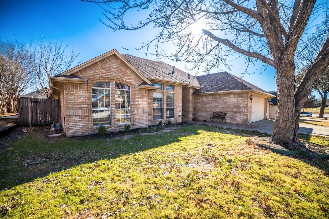821 Sky Wood Court Saginaw TX 76179