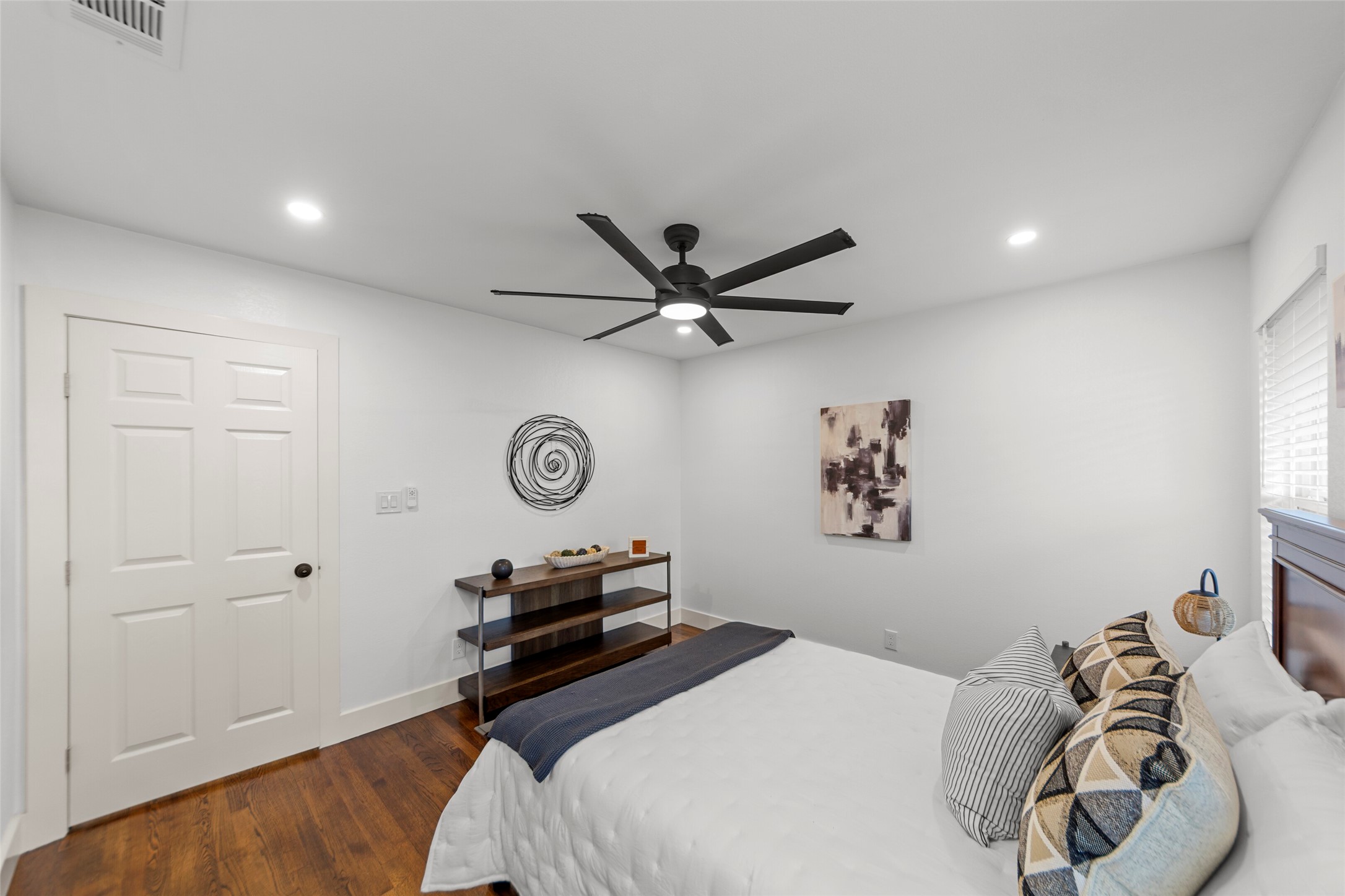 2945 Healey Drive Dallas TX 75228