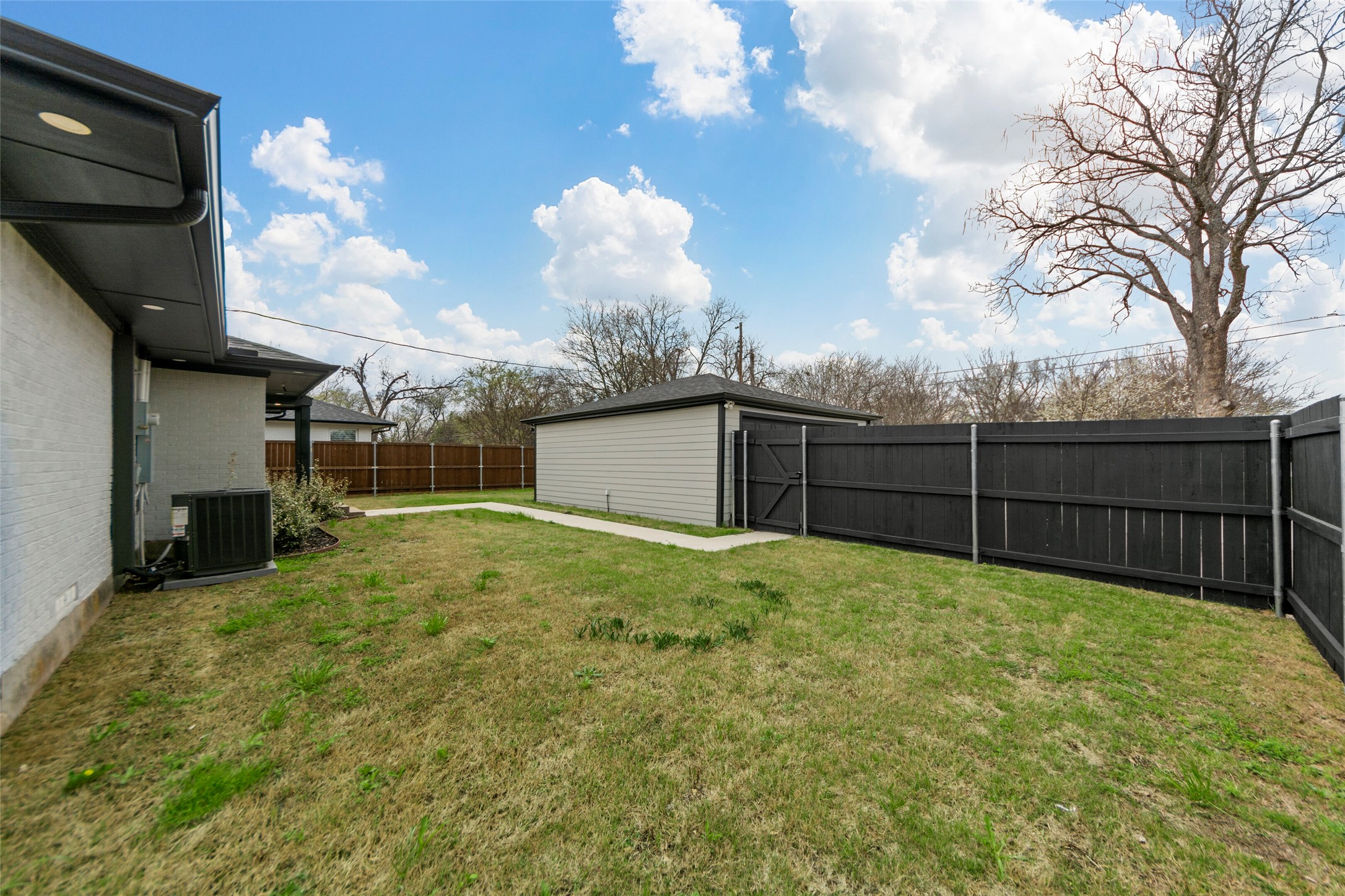 2945 Healey Drive Dallas TX 75228