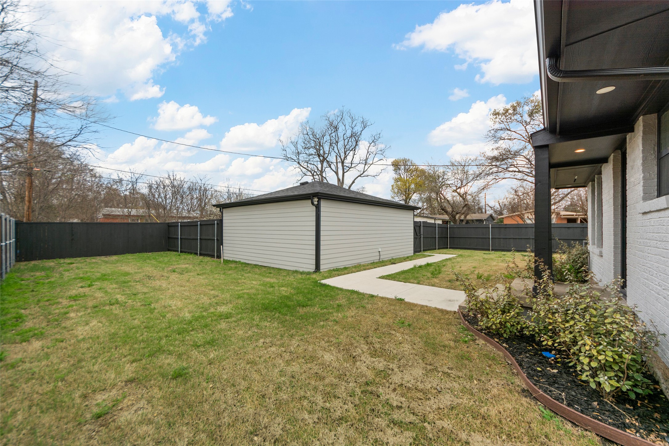 2945 Healey Drive Dallas TX 75228