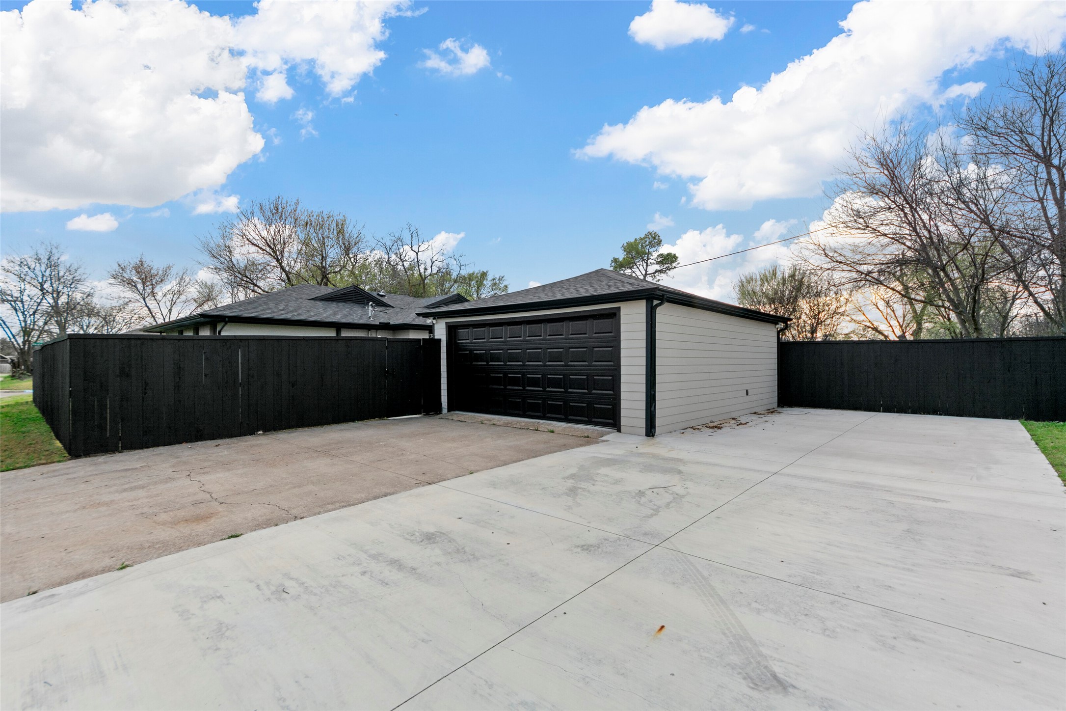 2945 Healey Drive Dallas TX 75228