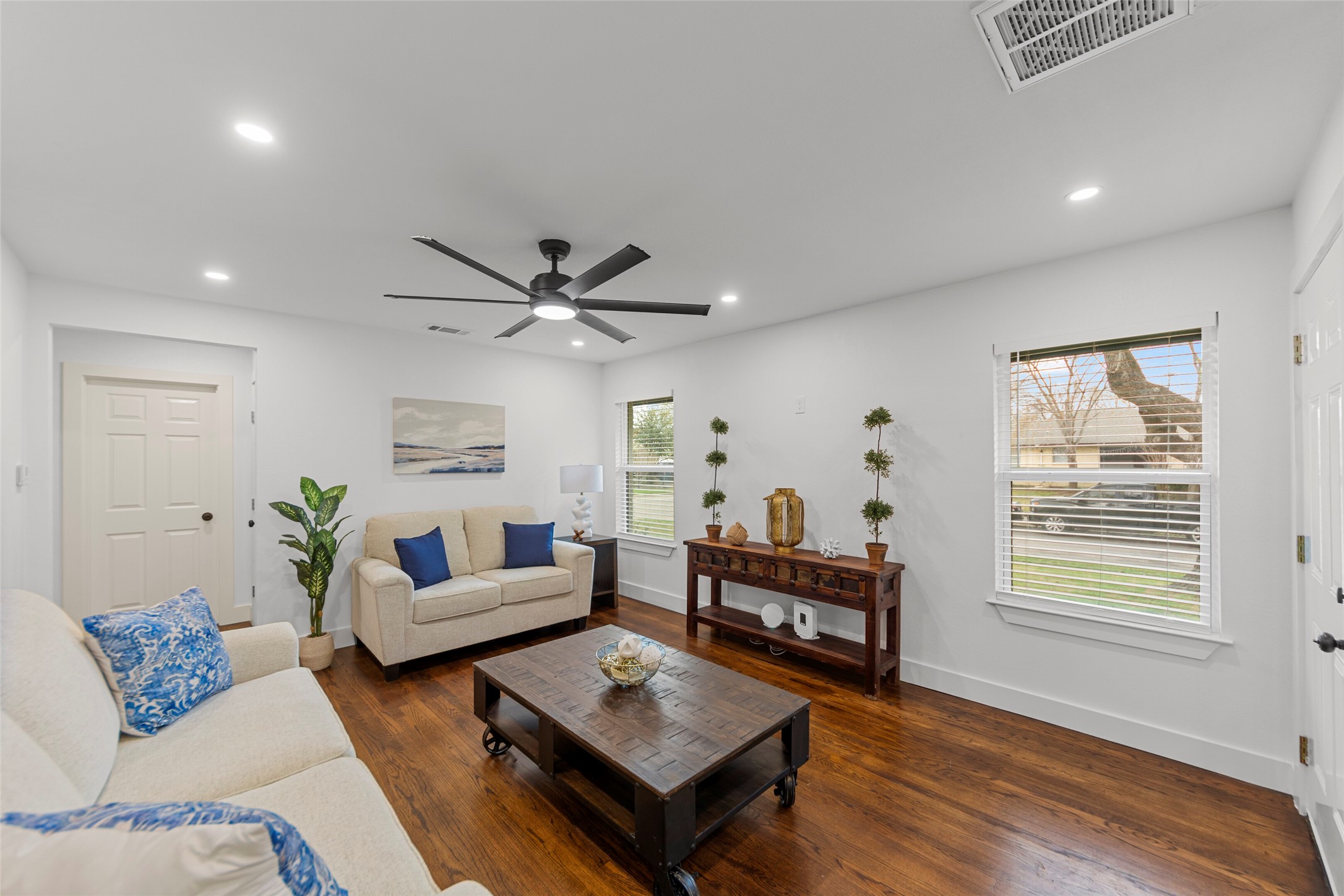2945 Healey Drive Dallas TX 75228