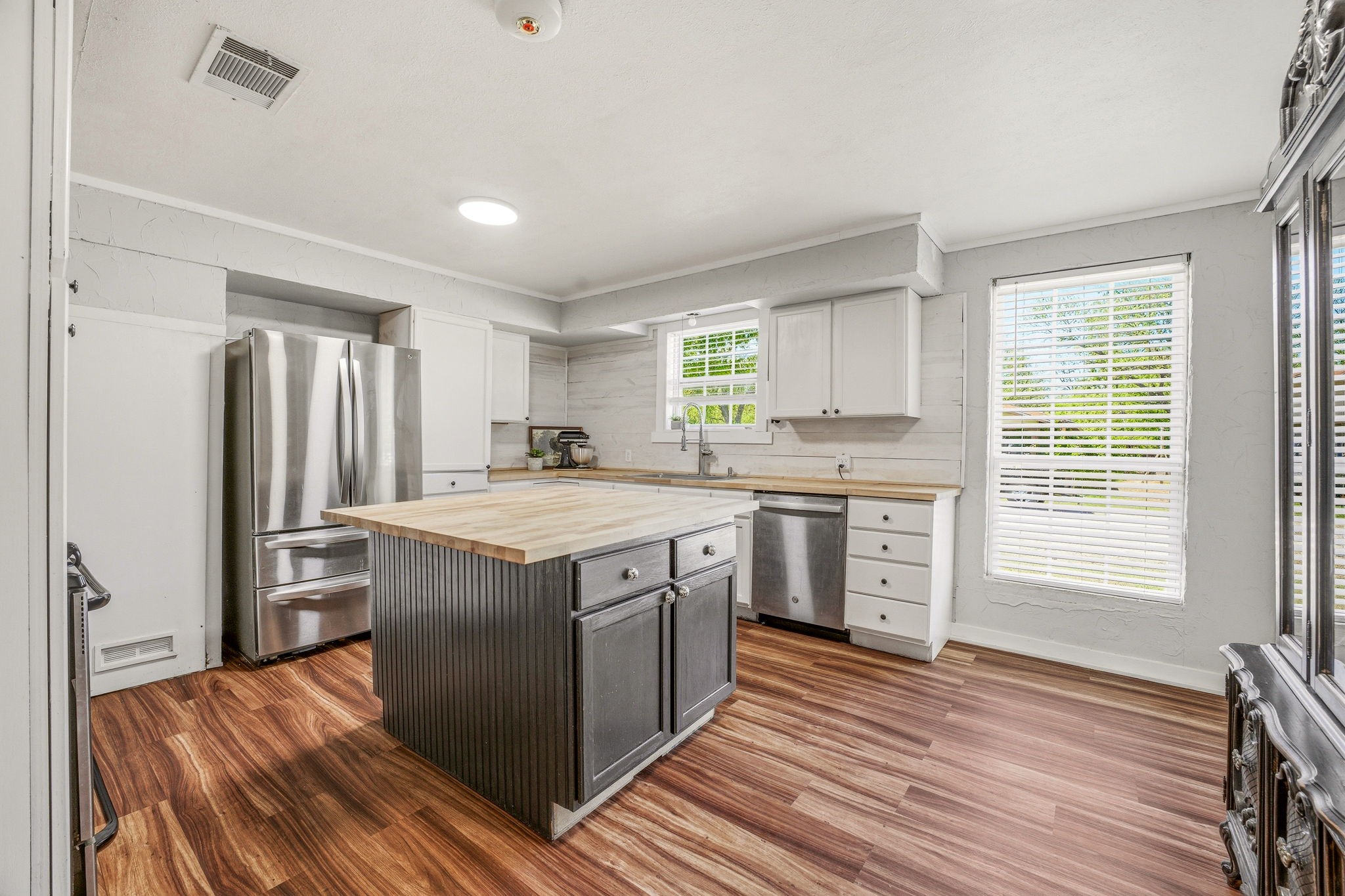 733 S Austin Street De Leon TX 76444