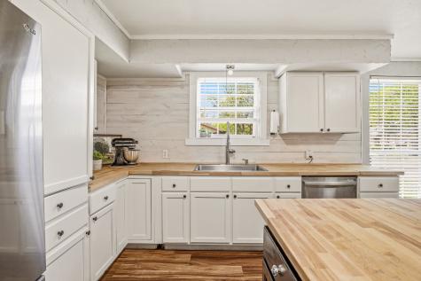 733 S Austin Street De Leon TX 76444