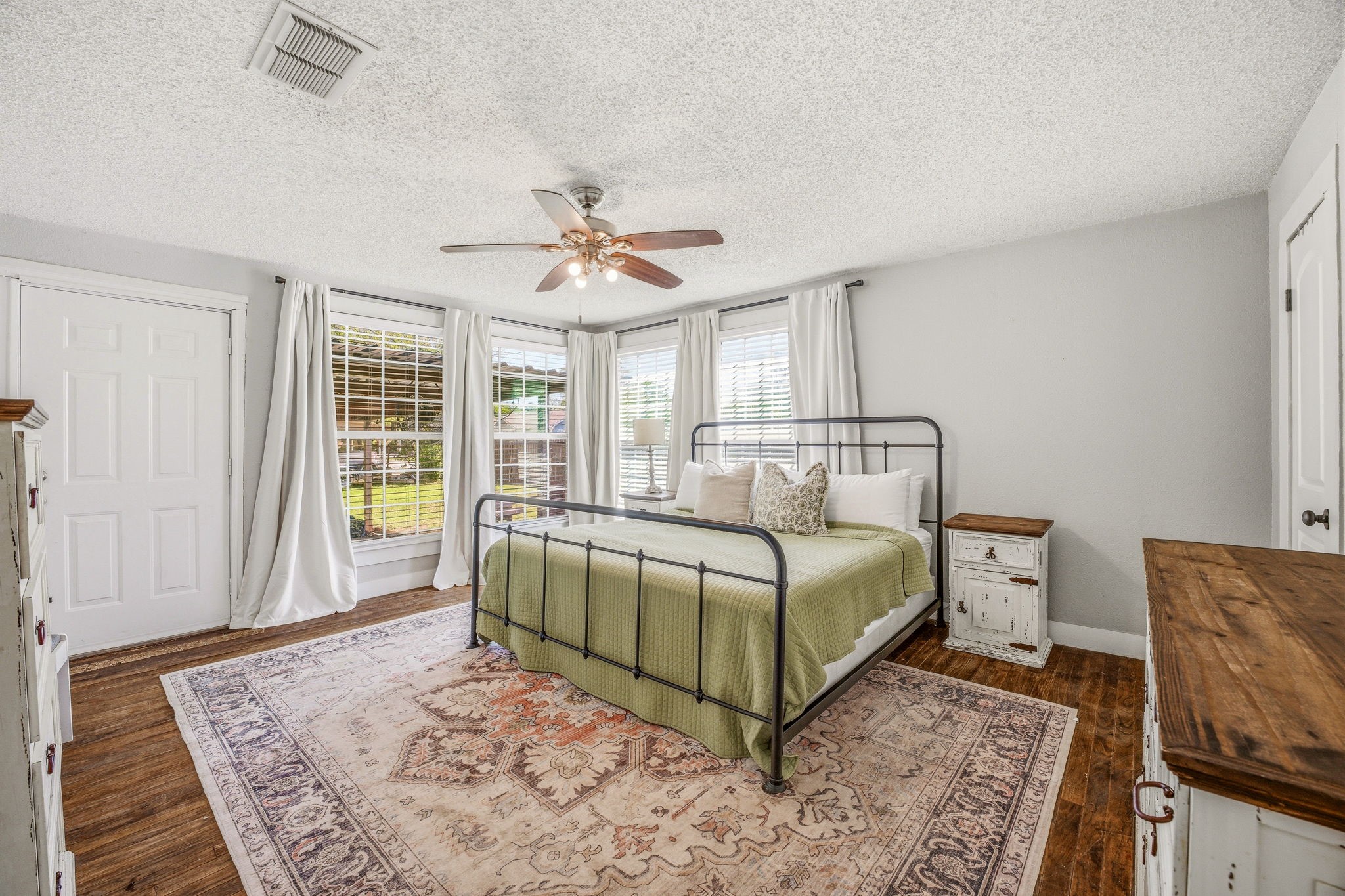 733 S Austin Street De Leon TX 76444