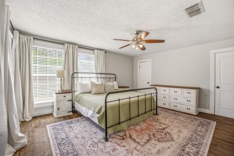 733 S Austin Street De Leon TX 76444