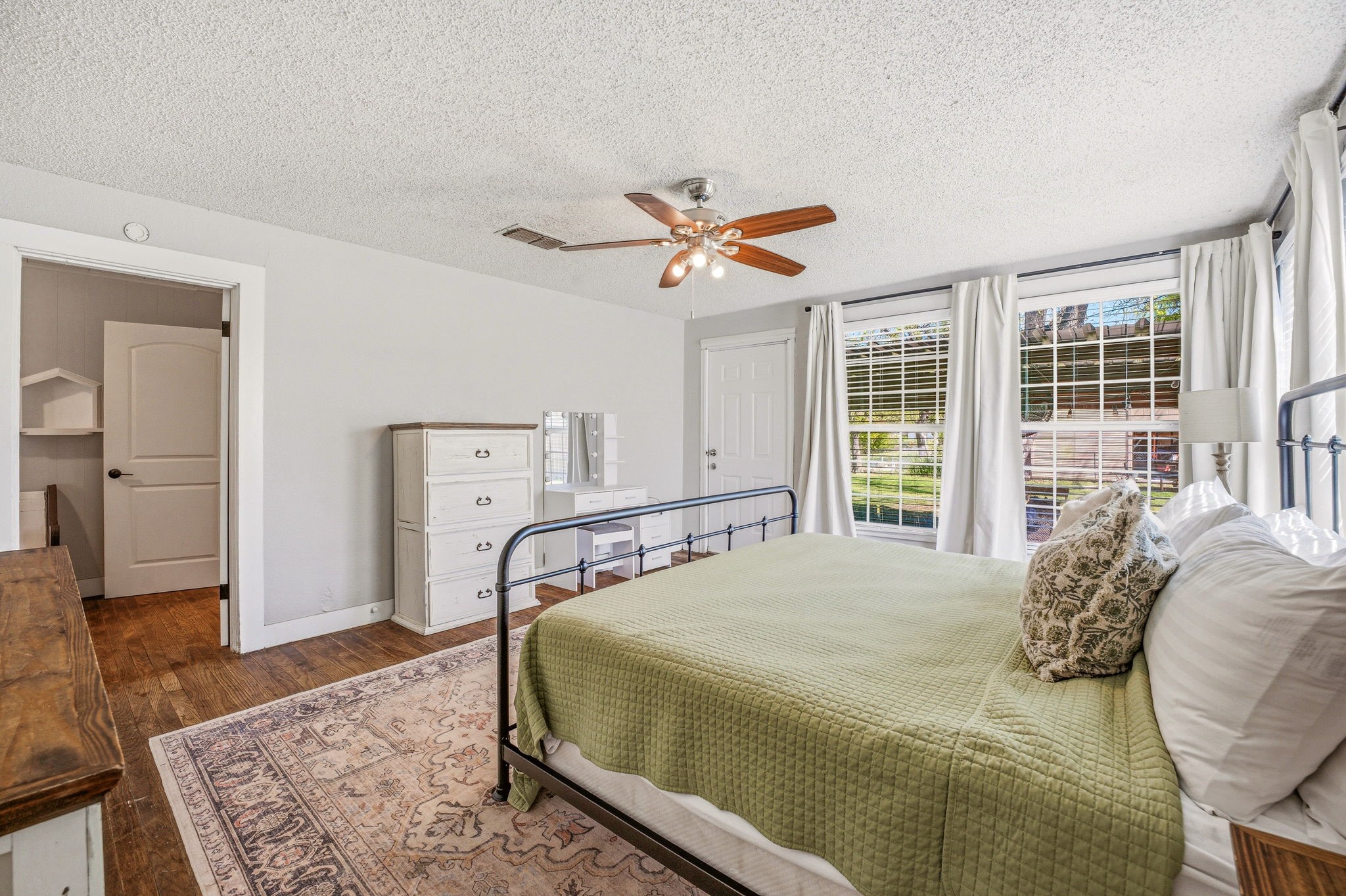 733 S Austin Street De Leon TX 76444