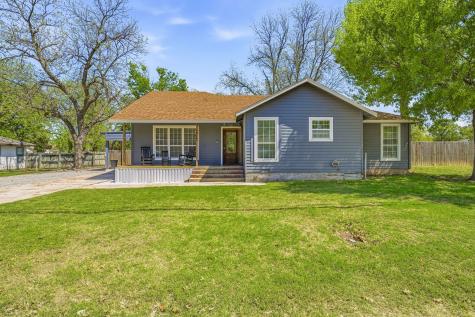 733 S Austin Street De Leon TX 76444