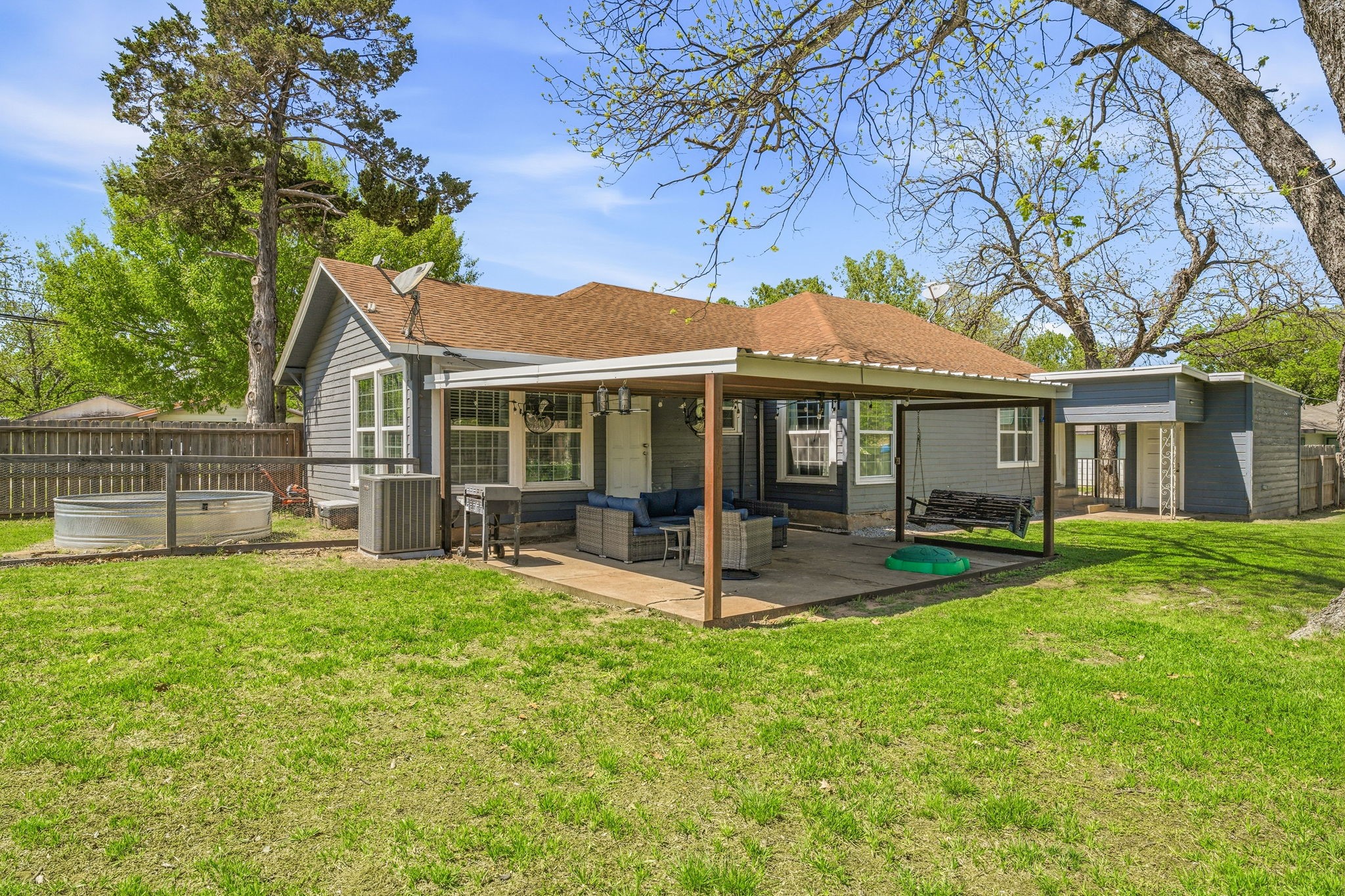 733 S Austin Street De Leon TX 76444