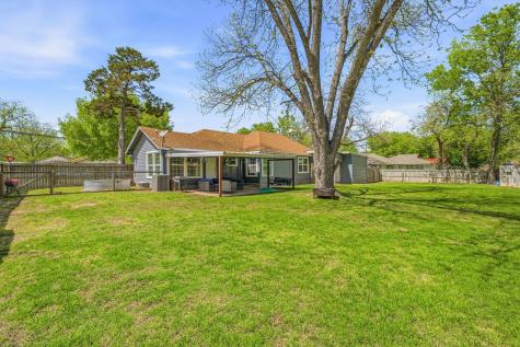 733 S Austin Street De Leon TX 76444