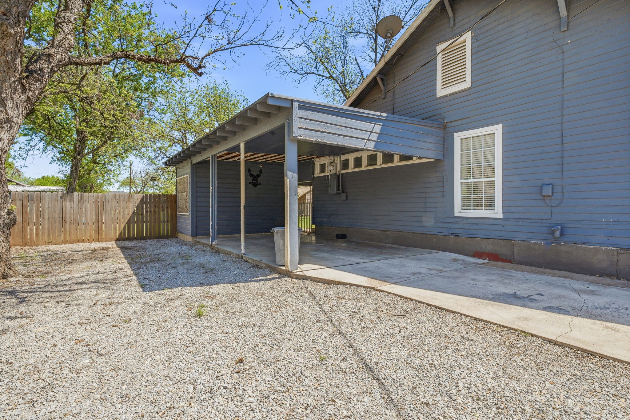 733 S Austin Street De Leon TX 76444