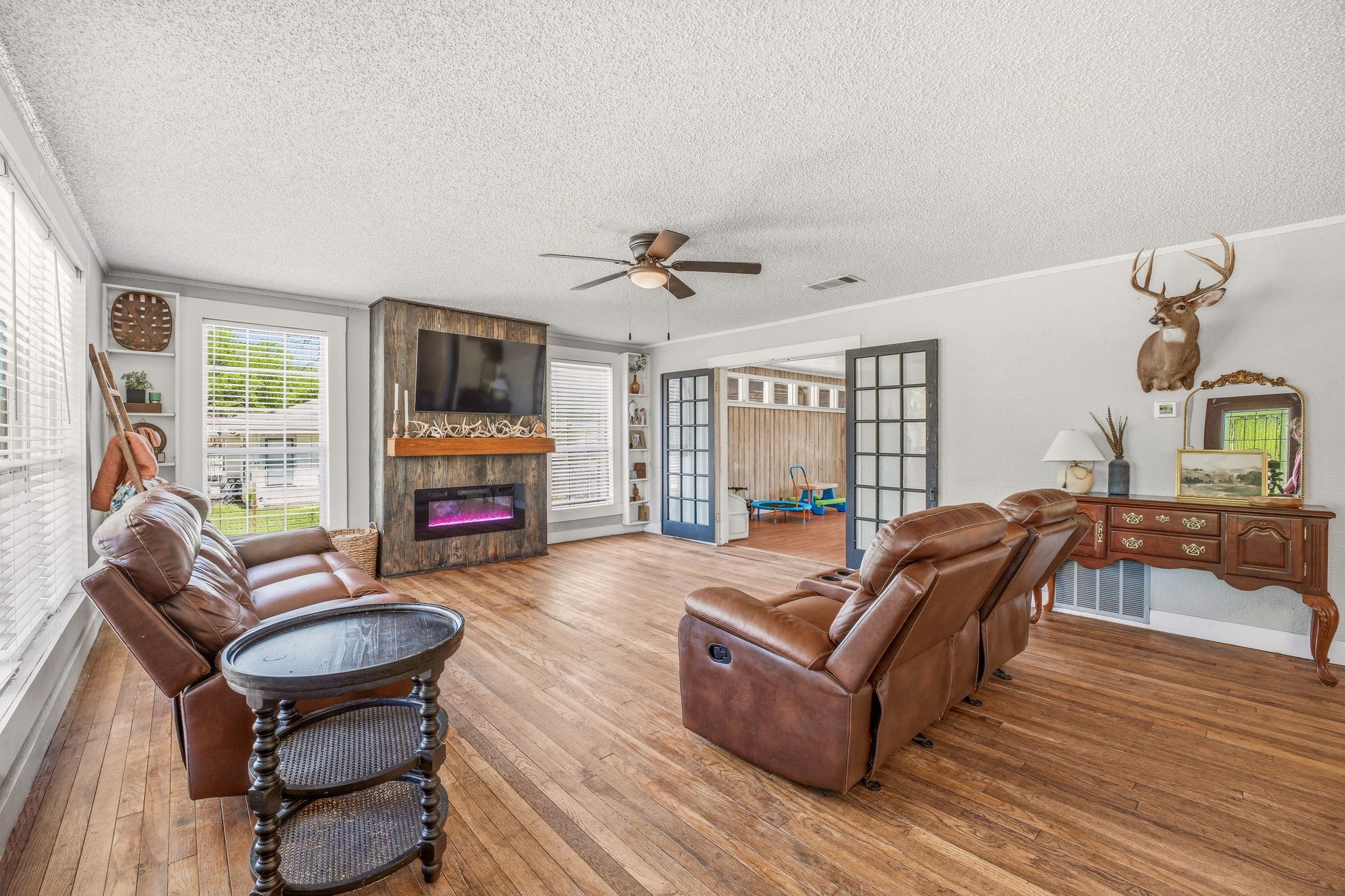 733 S Austin Street De Leon TX 76444
