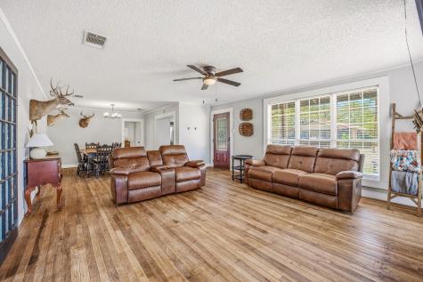 733 S Austin Street De Leon TX 76444