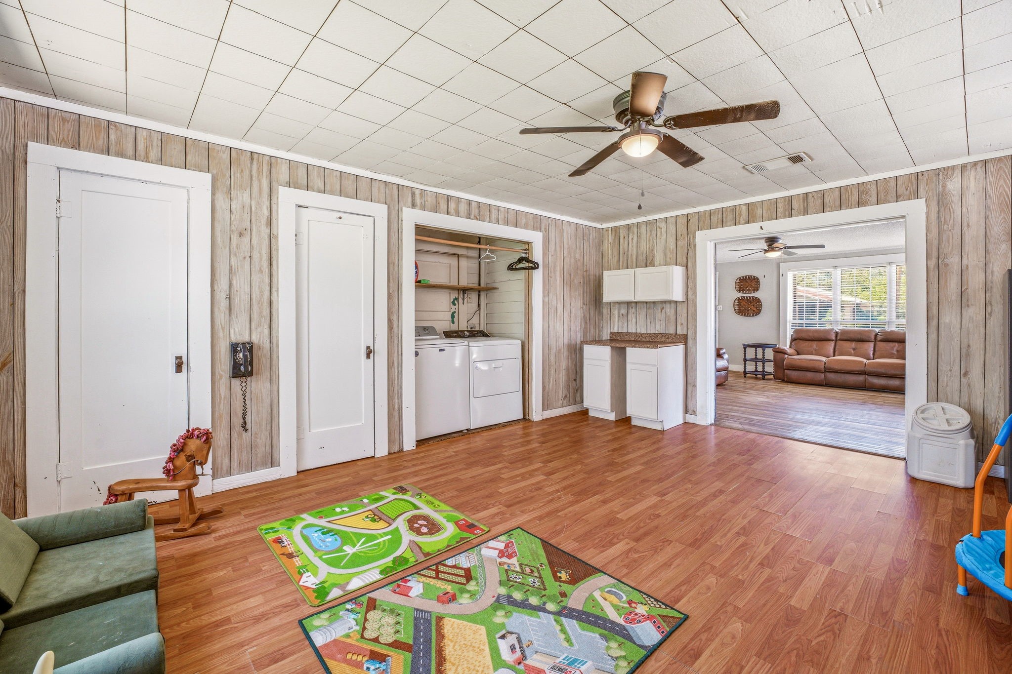733 S Austin Street De Leon TX 76444