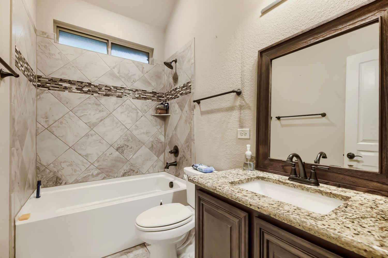 1221 Kittery Drive Desoto TX 75115