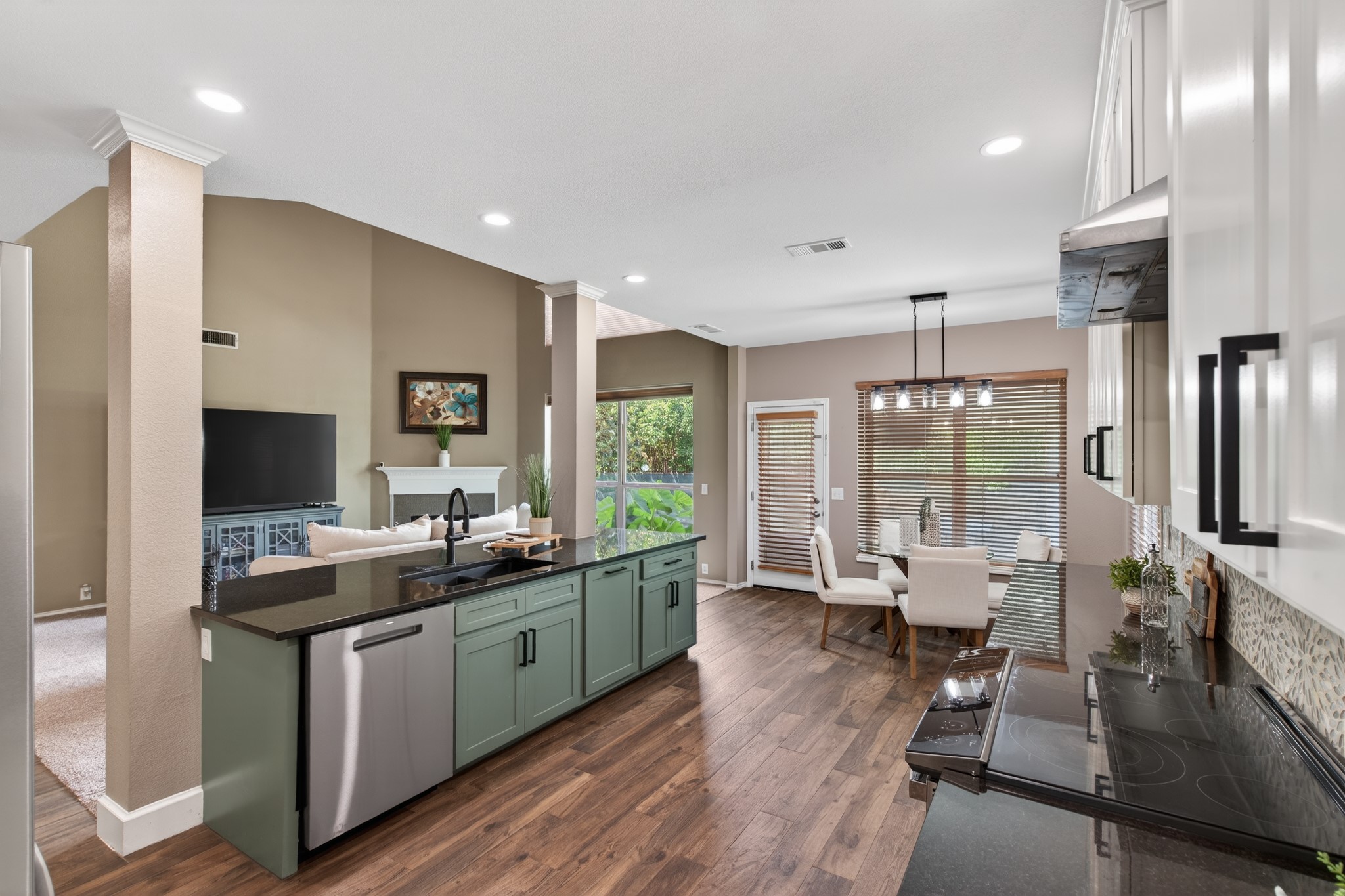 3905 Lacebark Lane Bedford TX 76021