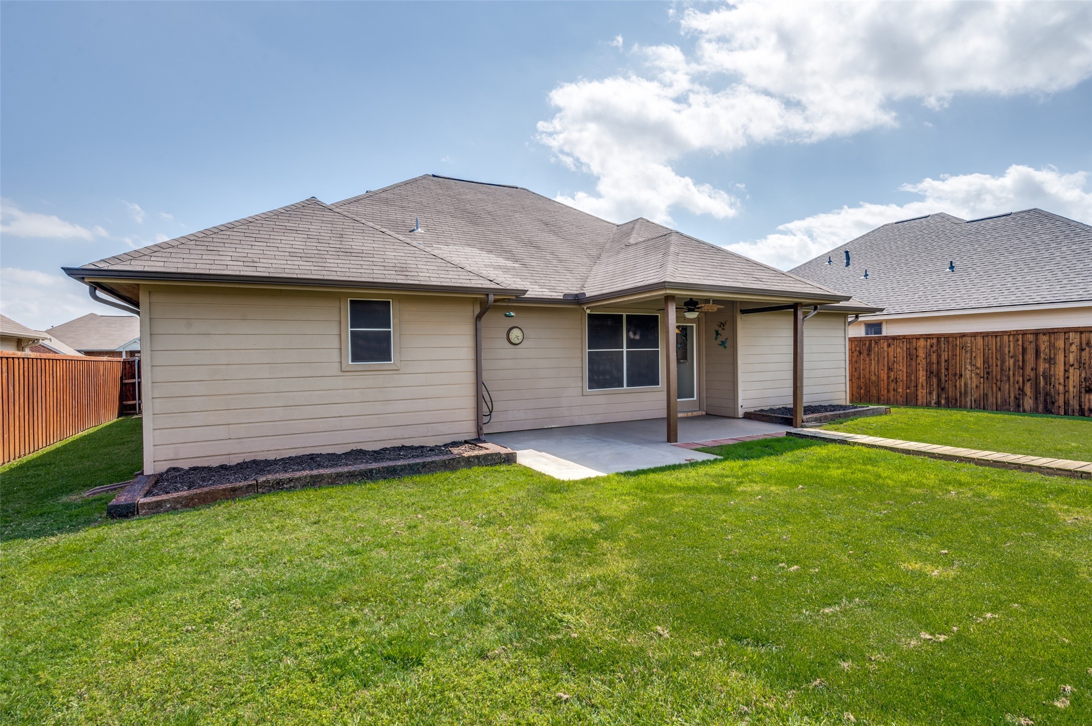 308 Glenview Drive Aubrey TX 76227