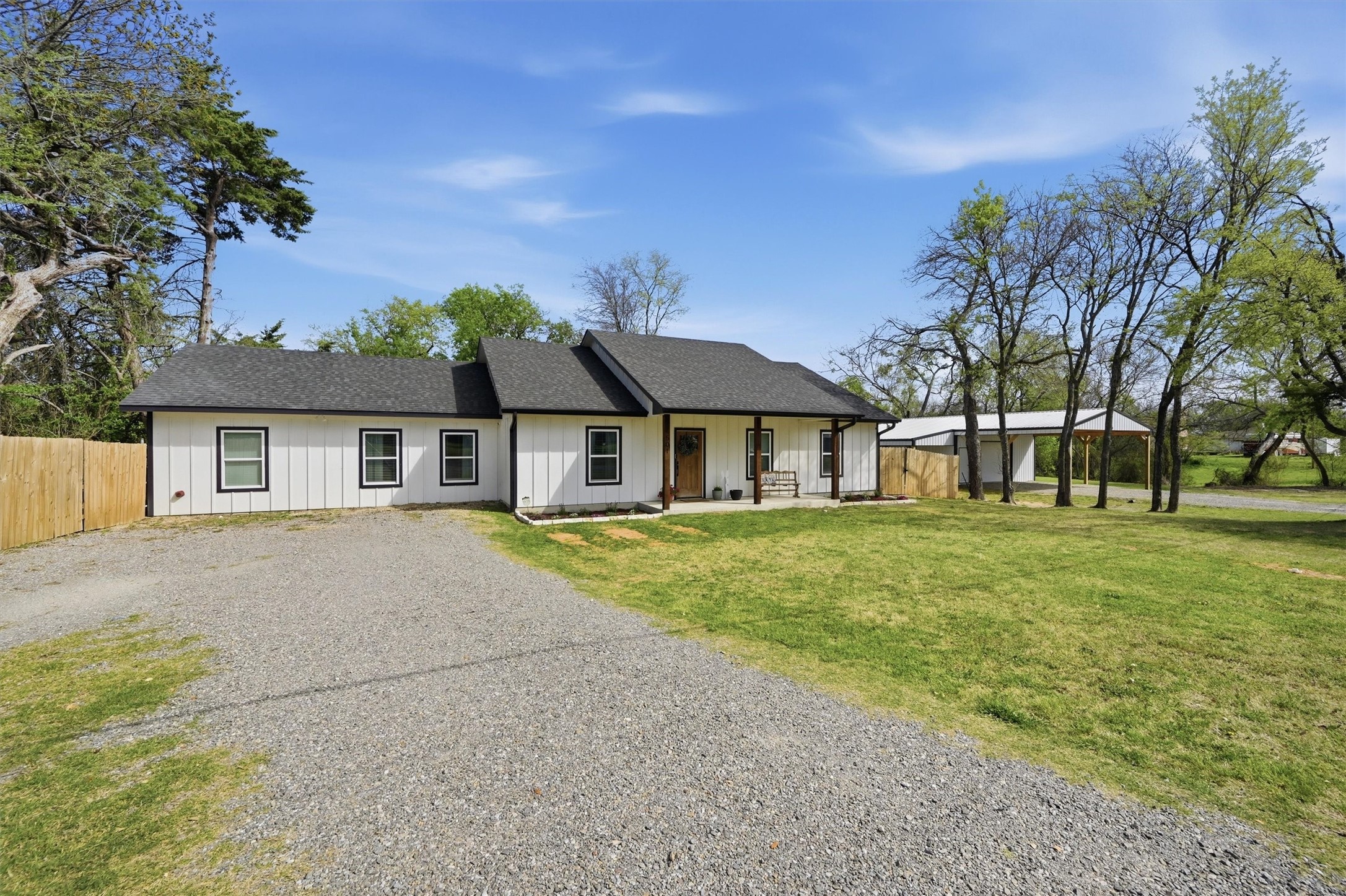 501 Bonham Street Tom Bean TX 75491