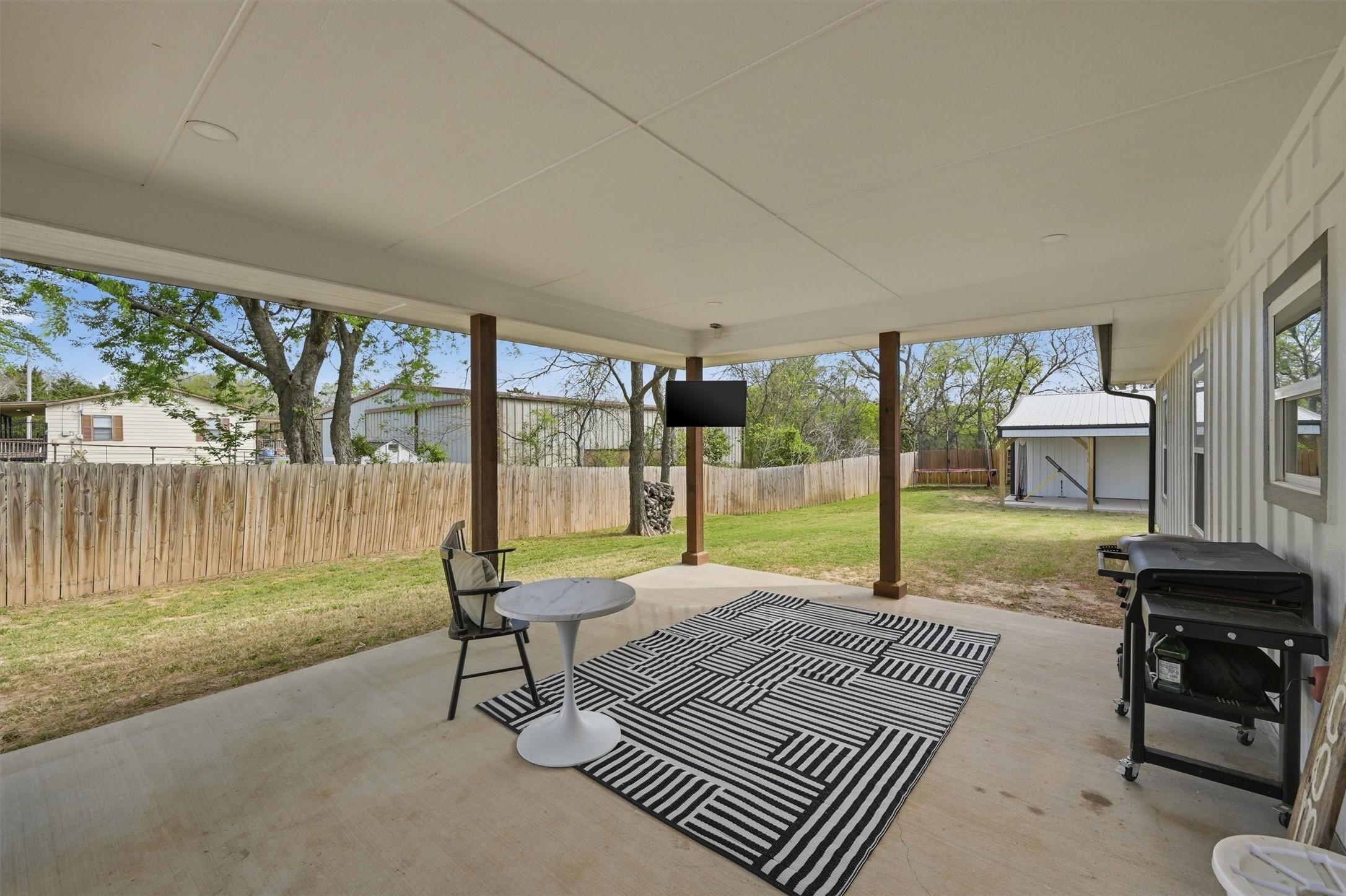501 Bonham Street Tom Bean TX 75491
