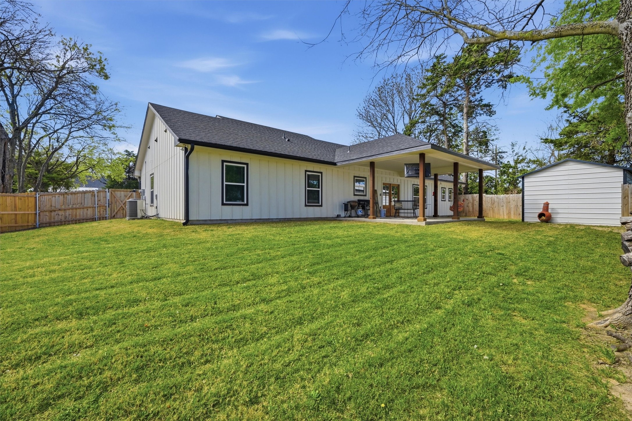 501 Bonham Street Tom Bean TX 75491