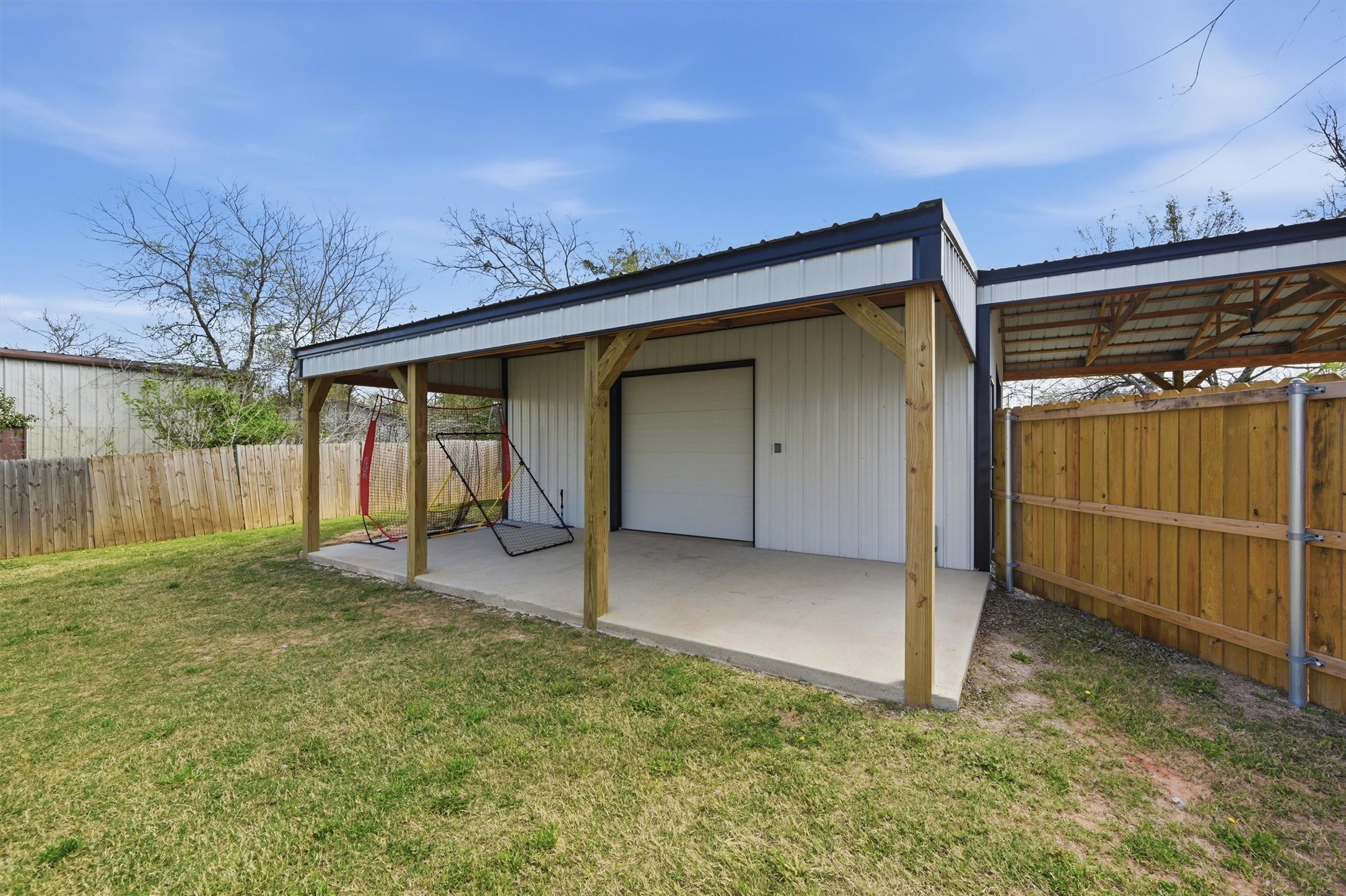 501 Bonham Street Tom Bean TX 75491
