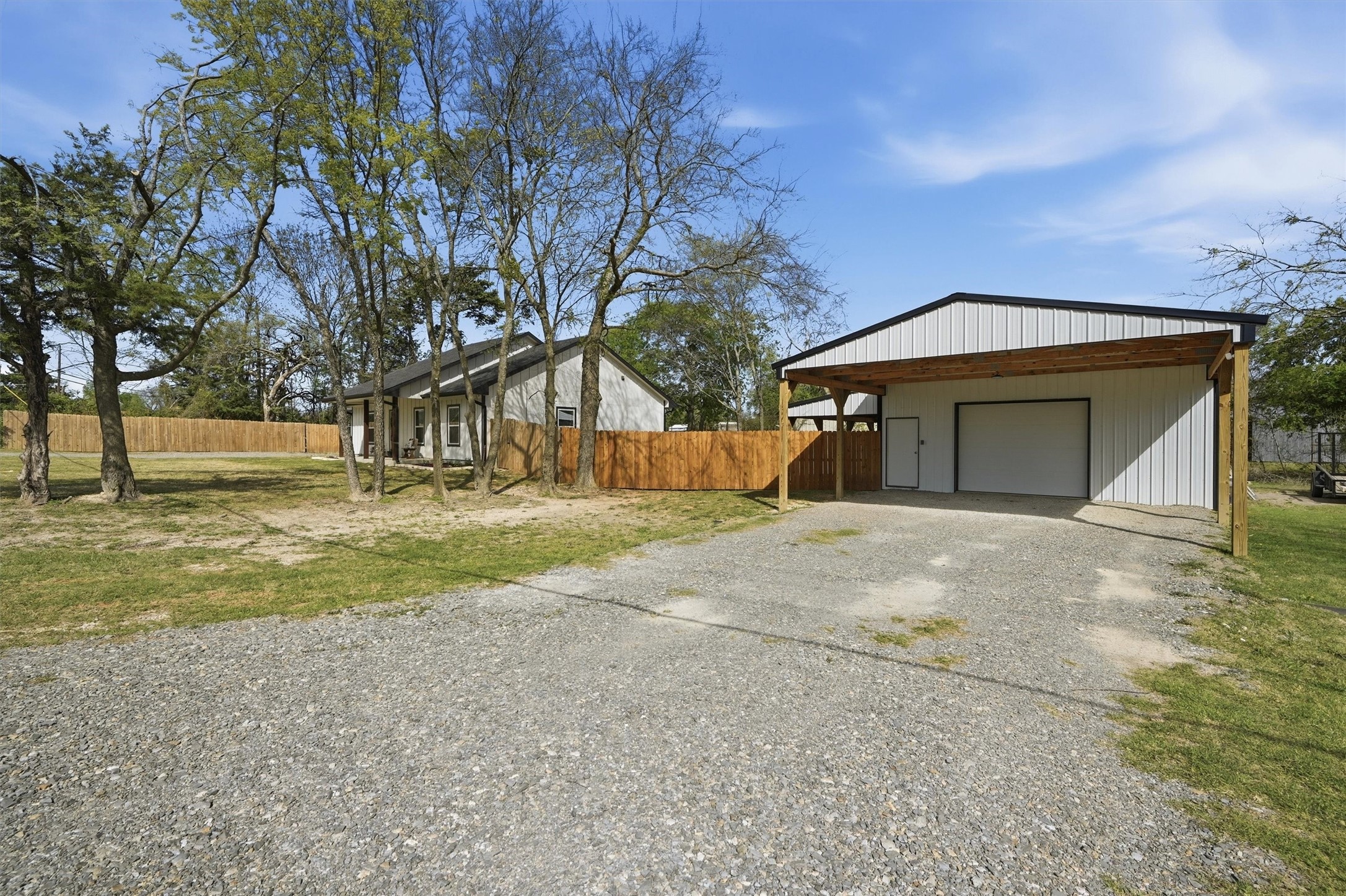 501 Bonham Street Tom Bean TX 75491