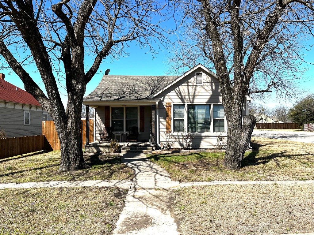 733 N Main Street Muenster TX 76252
