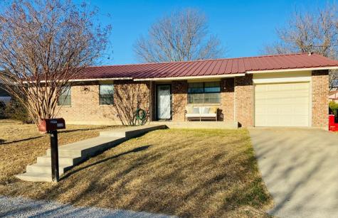 1401 Marie Street Comanche TX 76442