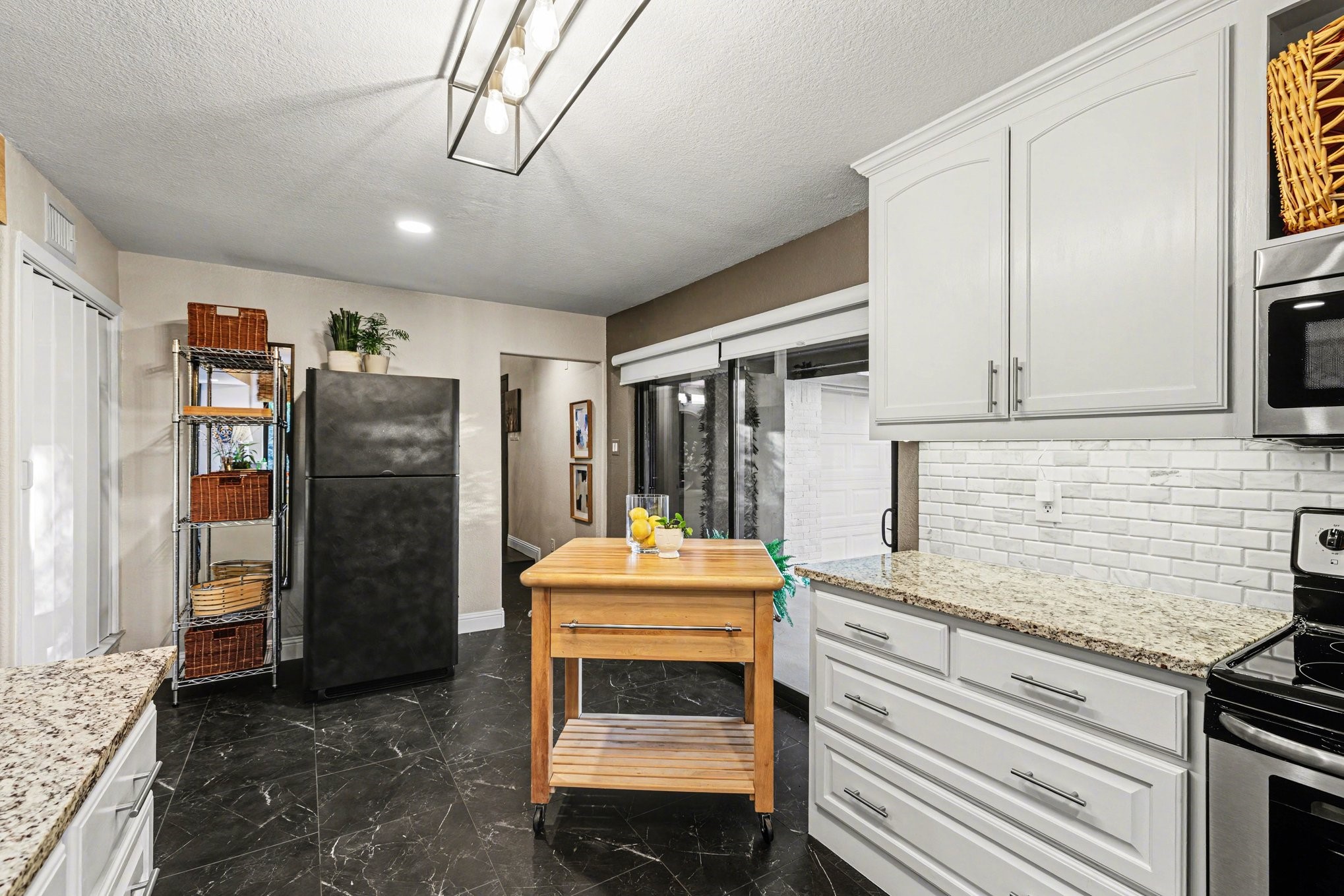 1613 Sara Lane Richardson TX 75081