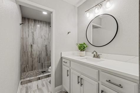1613 Sara Lane Richardson TX 75081