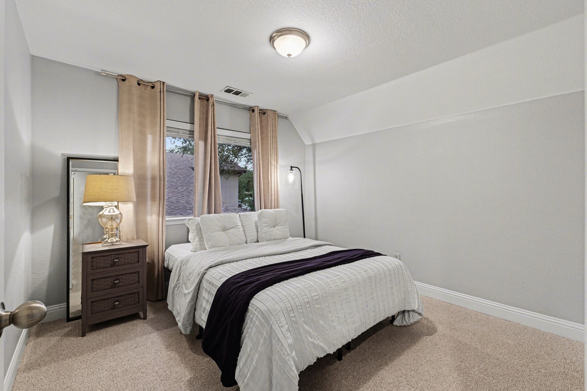 1613 Sara Lane Richardson TX 75081