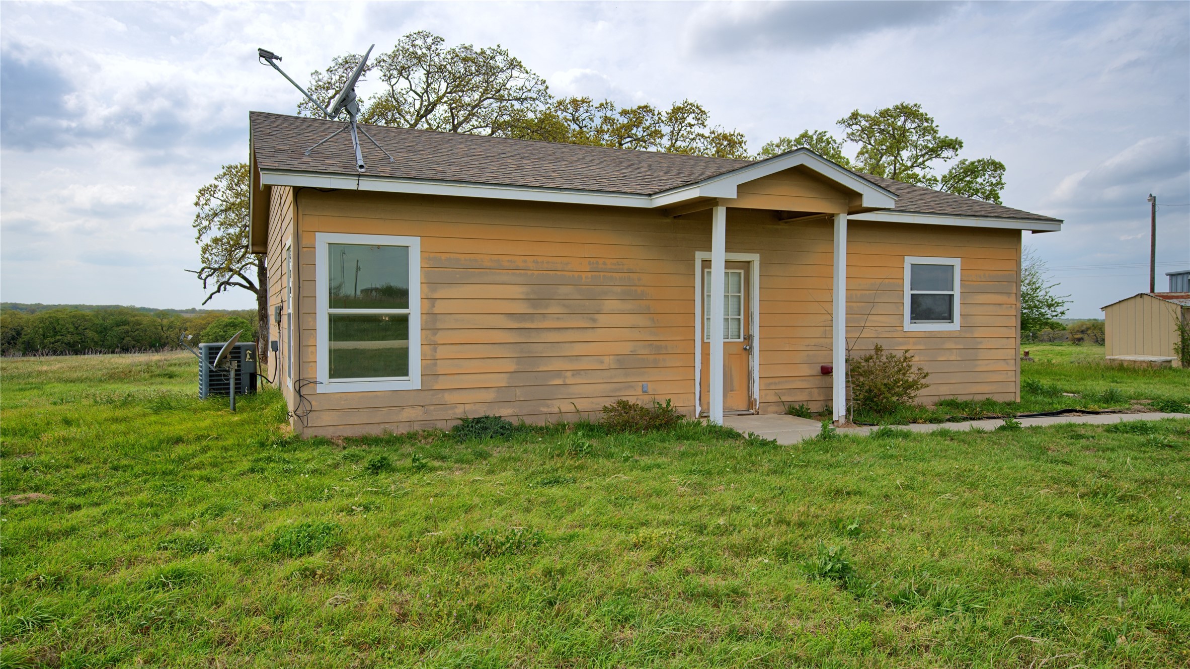 688 Alamo Road Montague TX 76251