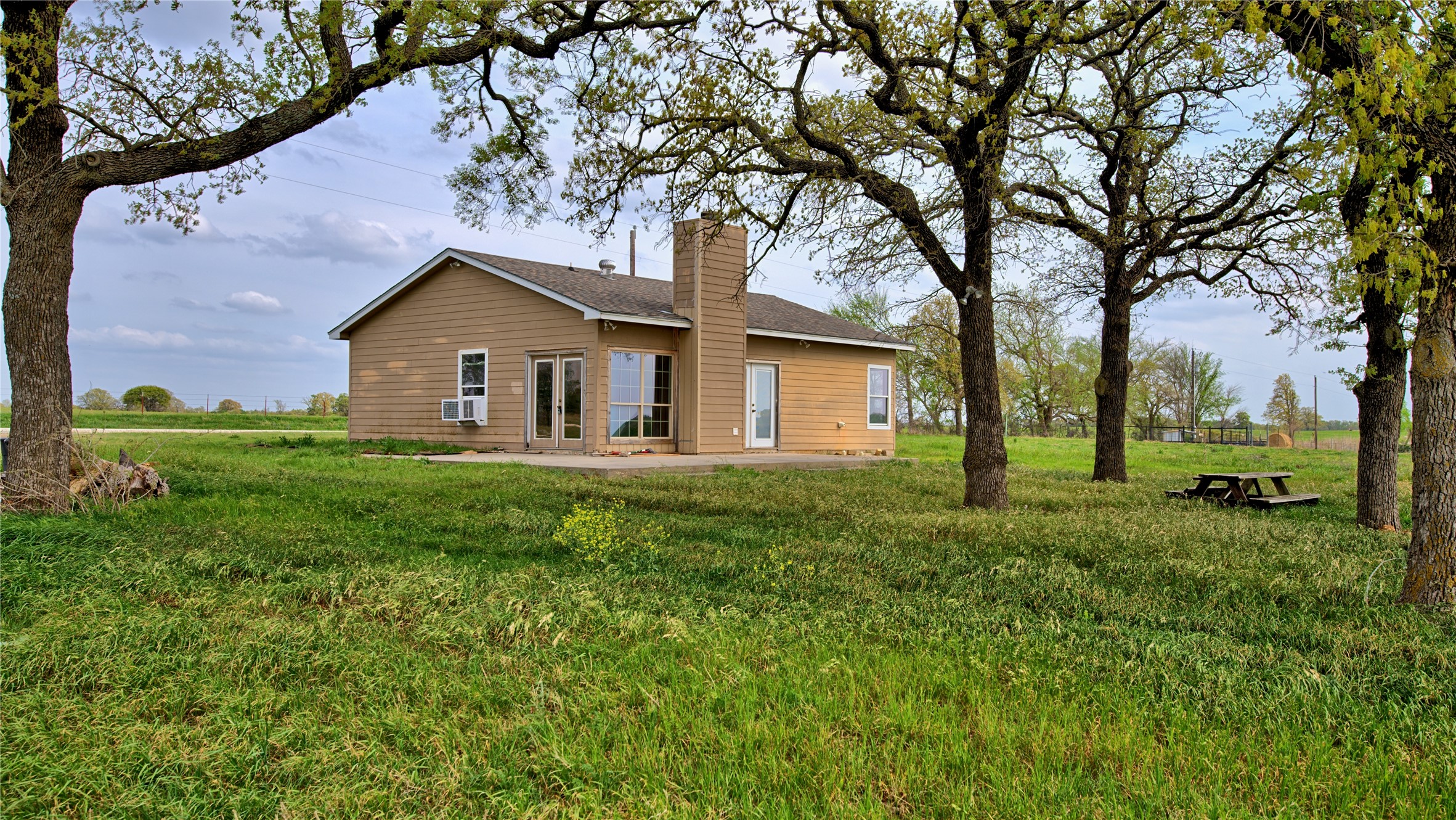 688 Alamo Road Montague TX 76251