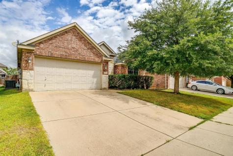 428 Fairbrook Lane Fort Worth TX 76140