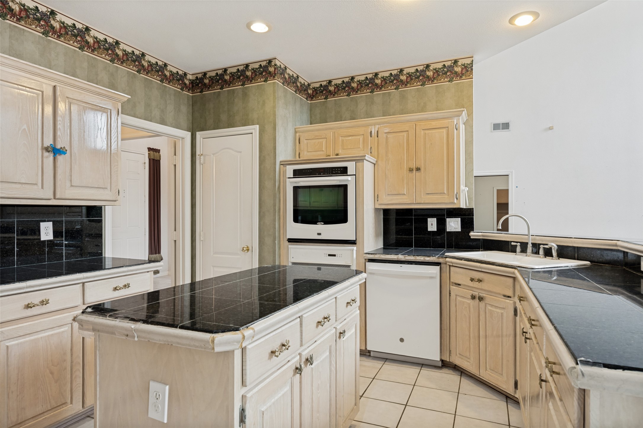 304 Kahala Drive Dallas TX 75218
