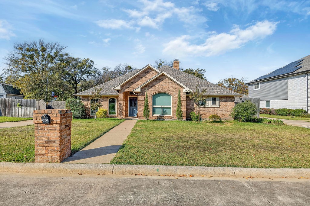601 Hilltop Court Kennedale TX 76060