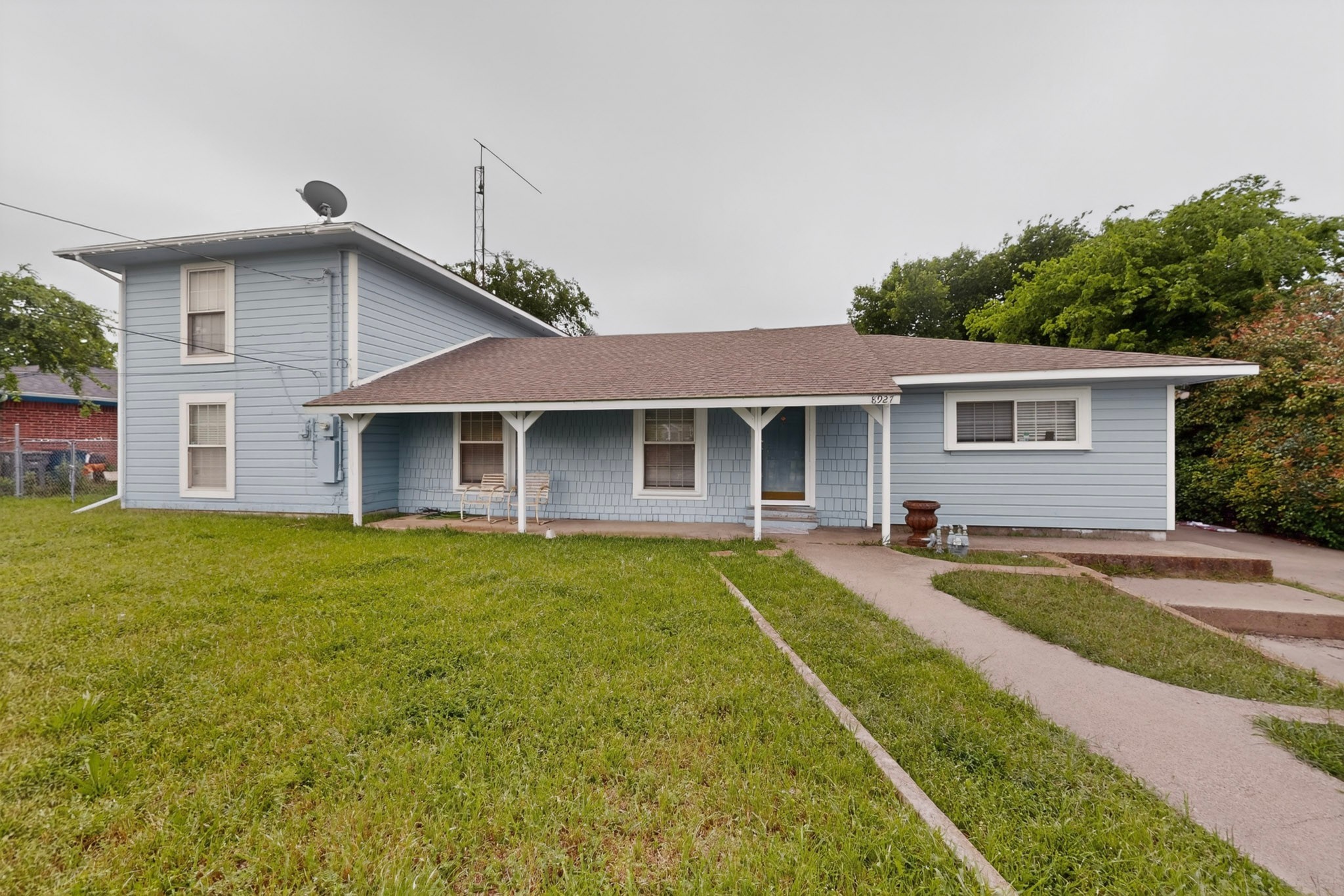 8927 Beckley View Avenue Dallas TX 75232
