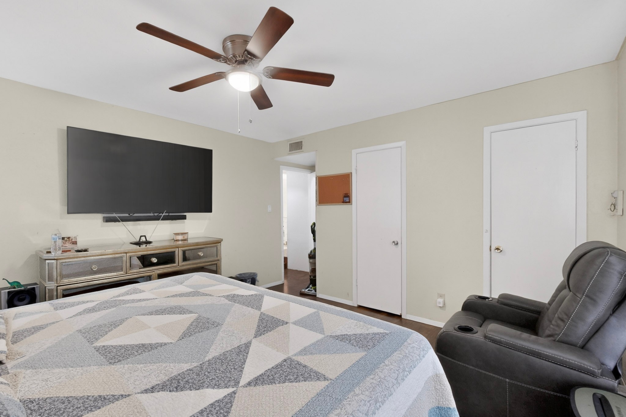 8927 Beckley View Avenue Dallas TX 75232
