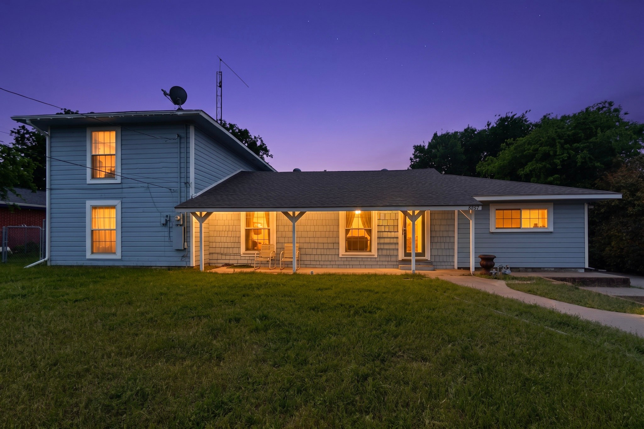 8927 Beckley View Avenue Dallas TX 75232