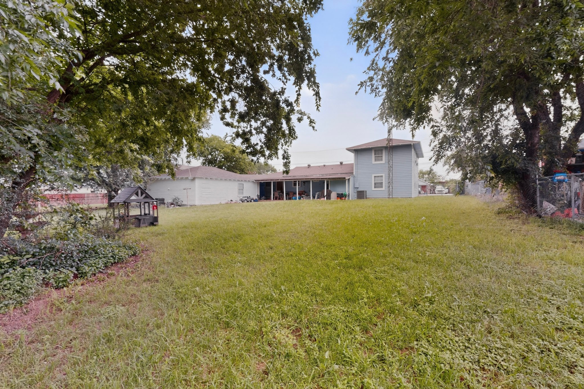 8927 Beckley View Avenue Dallas TX 75232