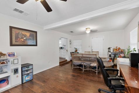 8927 Beckley View Avenue Dallas TX 75232