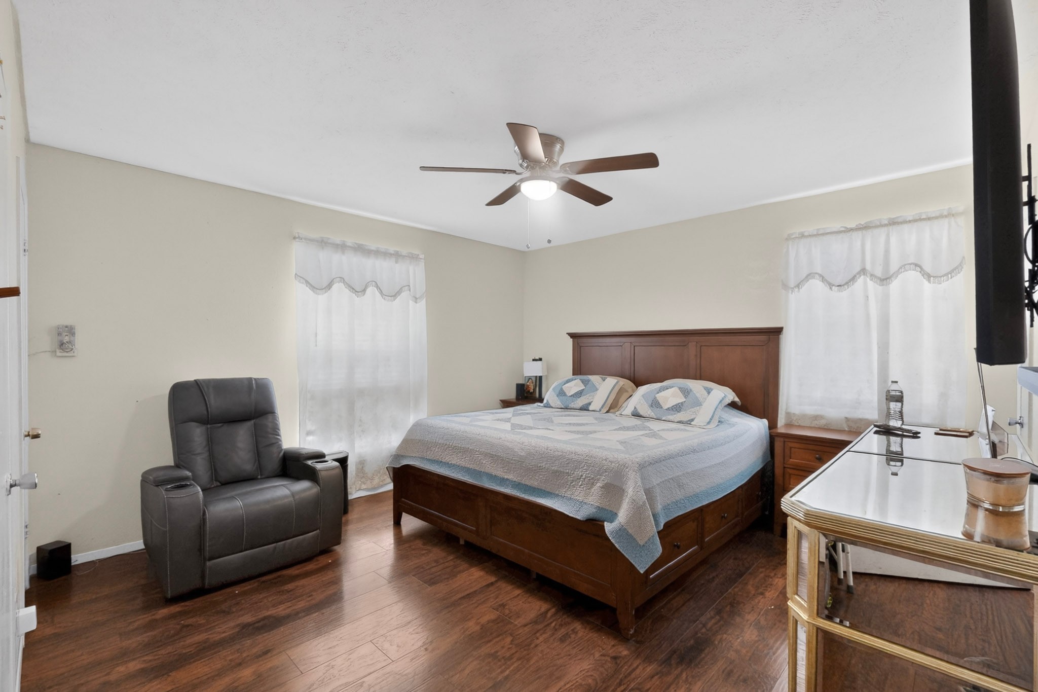 8927 Beckley View Avenue Dallas TX 75232