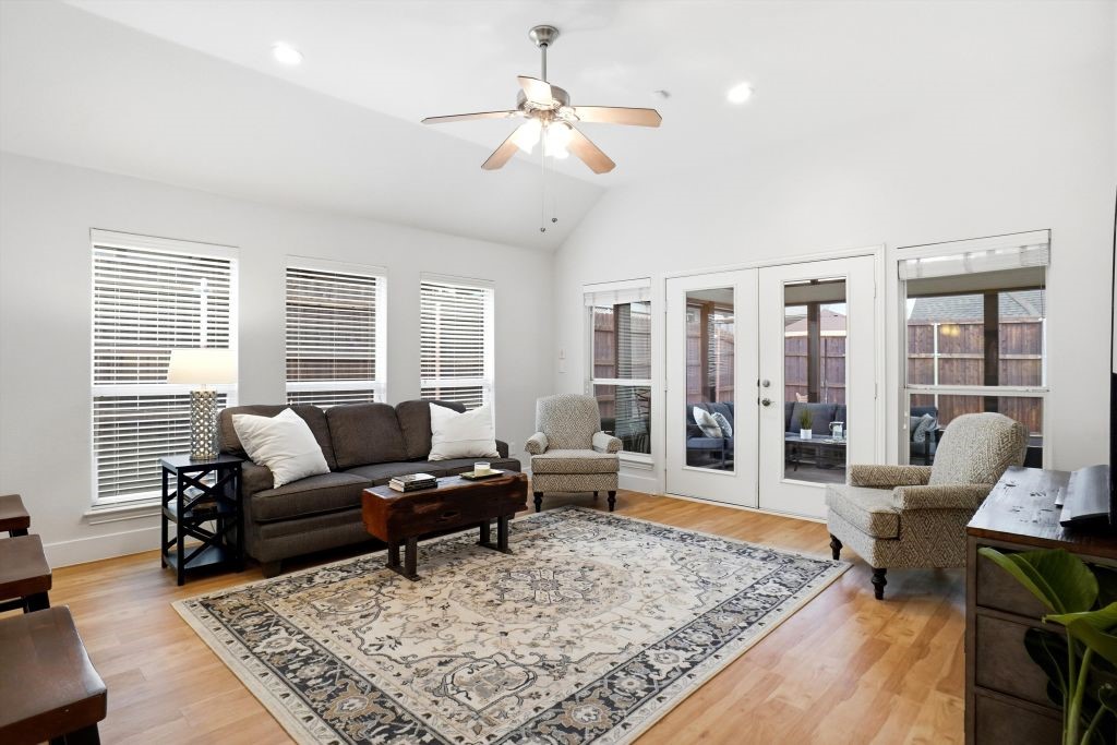 112 Silkwood Grapevine TX 76051