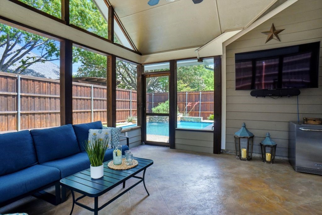 112 Silkwood Grapevine TX 76051
